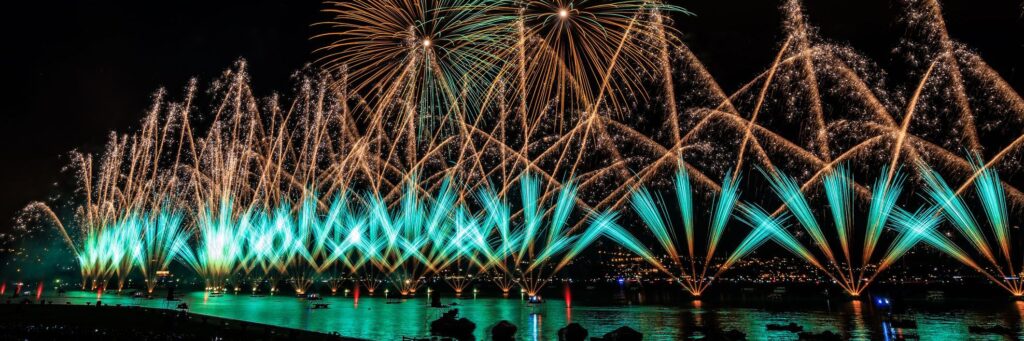 Feux d'artifice de la fête du lac à Annecy