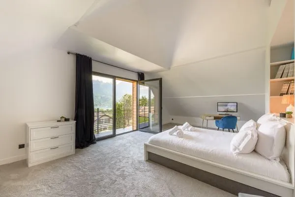 villa avec chambre vue lac annecy