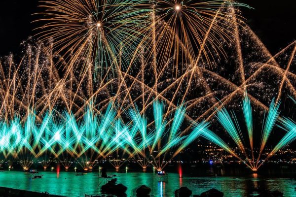Feux d'artifice de la fête du lac à Annecy