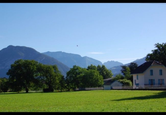 view, cocooning, holiday rental, location, saint-jorioz, lake, mountains, luxury, hotel, house, sun, snow, vacation