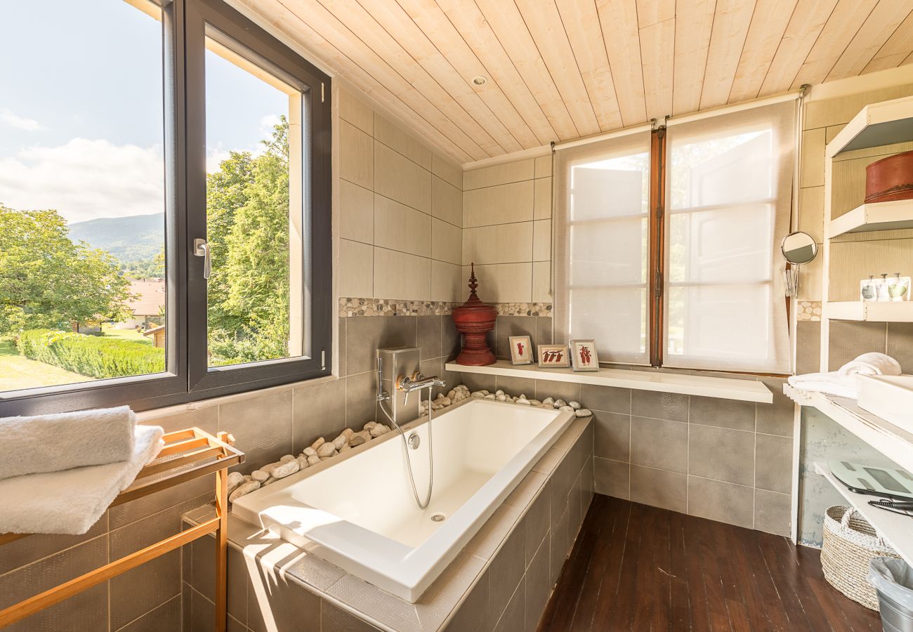 bathroom, cocooning, holiday rental, location, saint-jorioz, lake, mountains, luxury, hotel, house, sun, snow, vacation