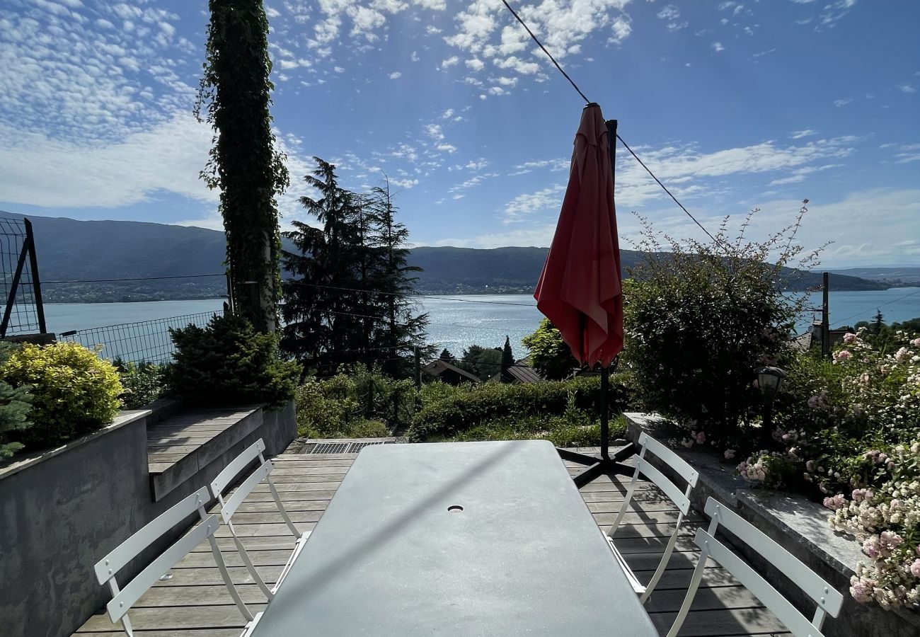 balcony, luxury, flat, holiday rental, annecy, vacation, lake view, mountain, chalet, standing, hotel, snow, sun