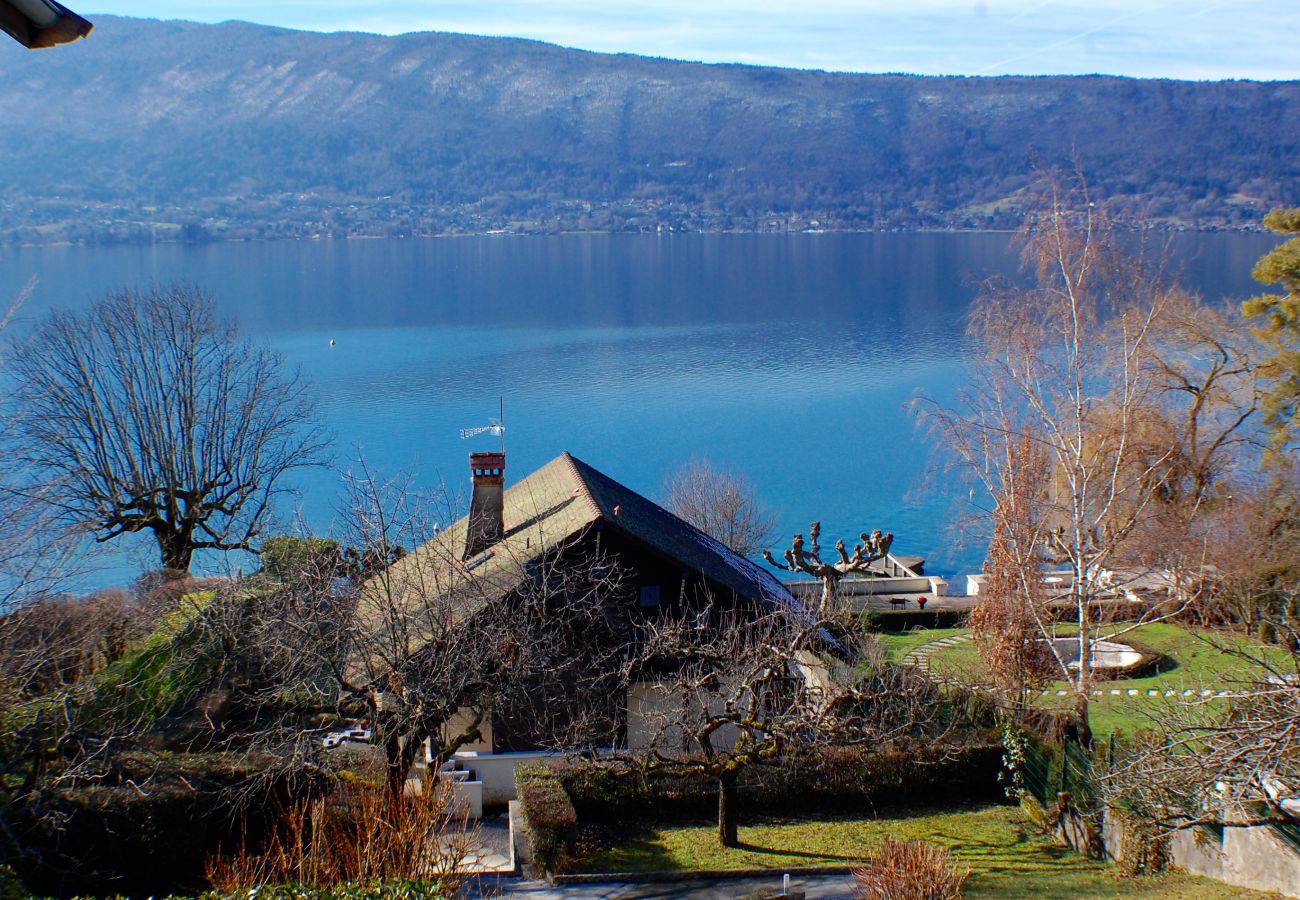 house, luxury, seasonal rental, annecy, holidays, lake access, private pontoon, mountain, hotel, snow, sun, boat 