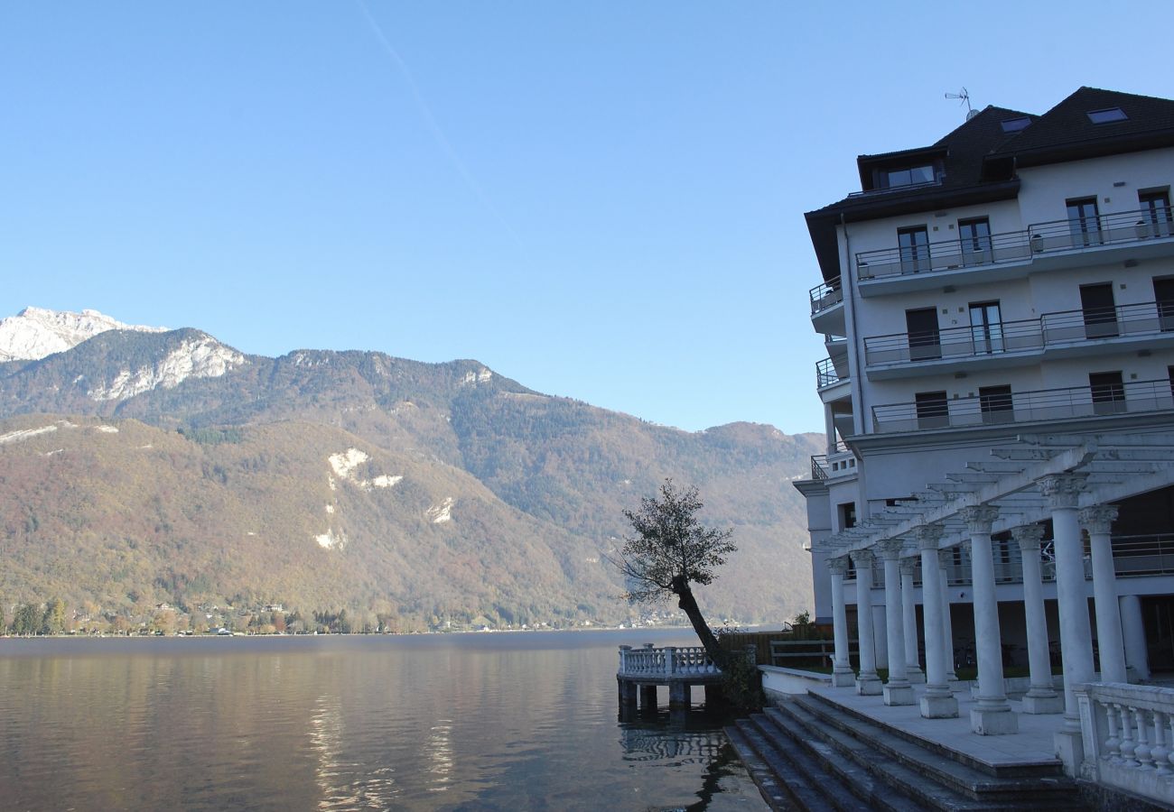 annecy lake, luxury, flat, holiday rental, annecy, vacation, lake view, mountain, hotel, snow, sun, private beach