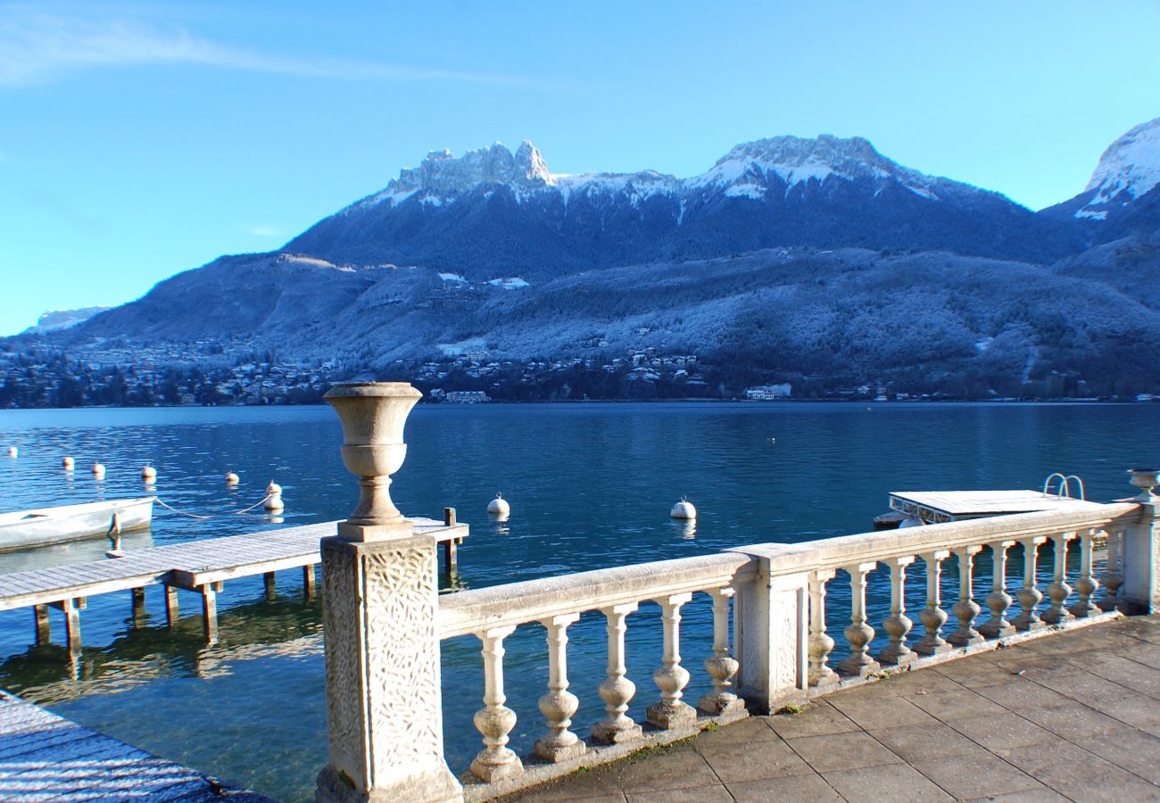 annecy lake, luxury, flat, holiday rental, annecy, vacation, lake view, mountain, hotel, snow, sun, private beach