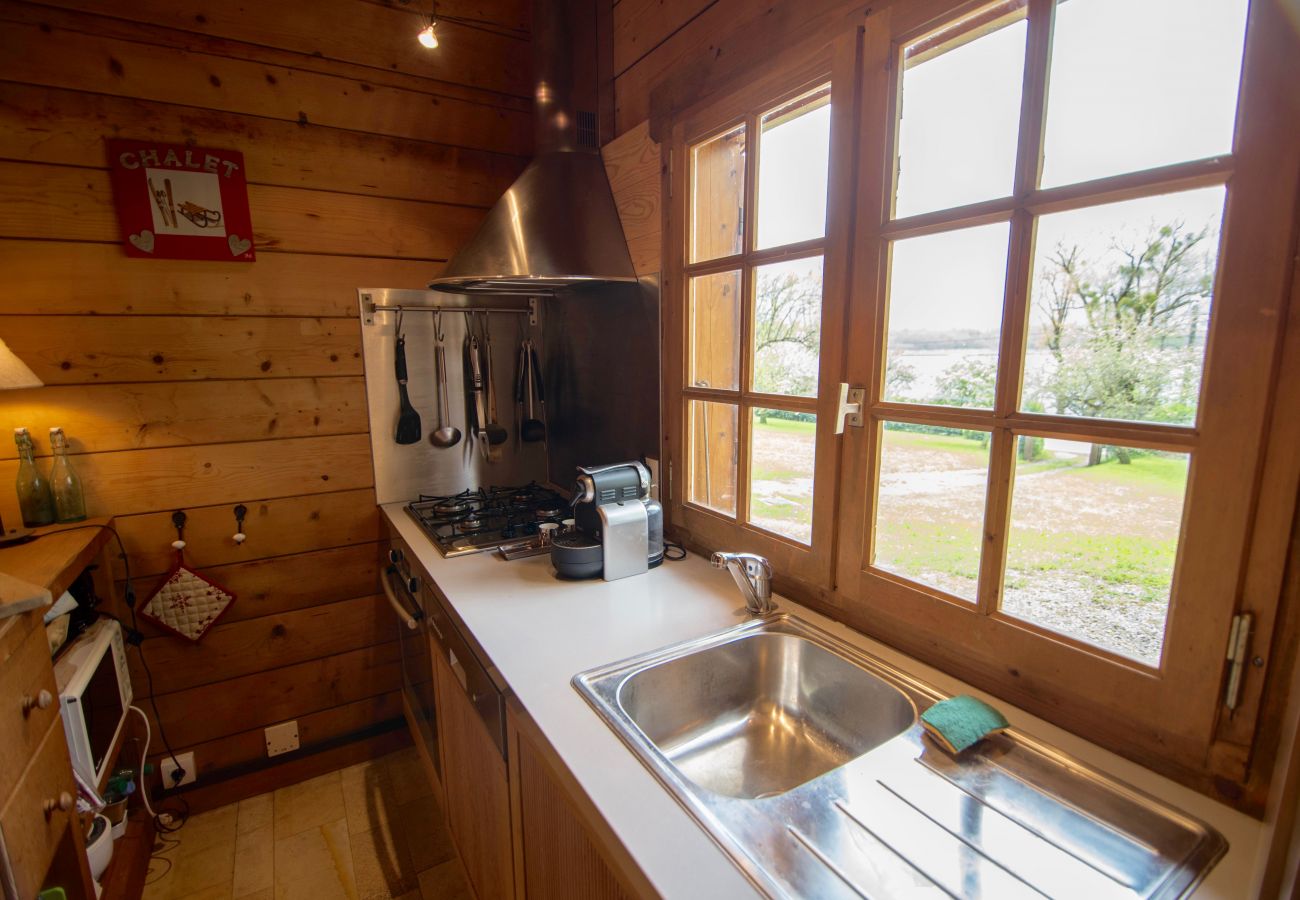 kitchen, cottage, standing, holiday rental, location, annecy, lake, mountains, luxury, house, hotel, sun, snow, vacation