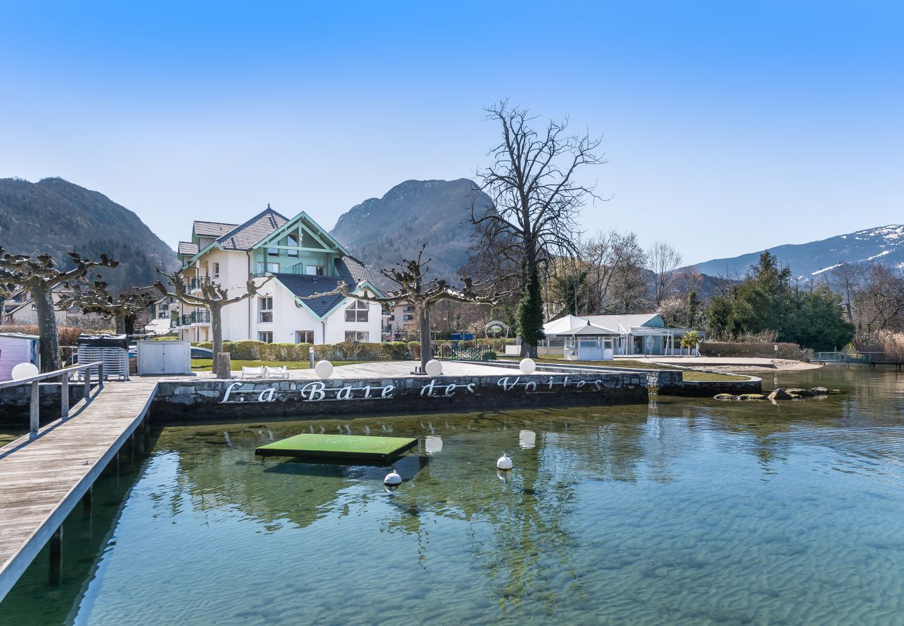 residence, baie des voiles, holiday rental, location, annecy, lake, mountains, luxury, flat, hotel, sun, snow, vacation