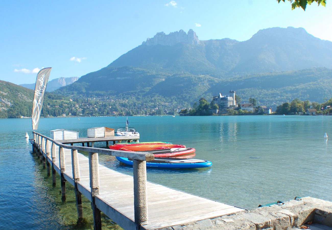 private beach, baie des voiles, holiday rental, location, annecy, lake, mountains, luxury, flat, hotel, sun, snow, vacation