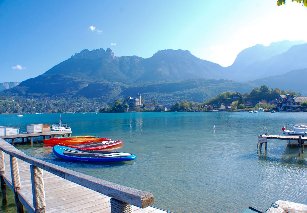 private beach, baie des voiles, holiday rental, location, annecy, lake, mountains, luxury, flat, hotel, sun, snow, vacation