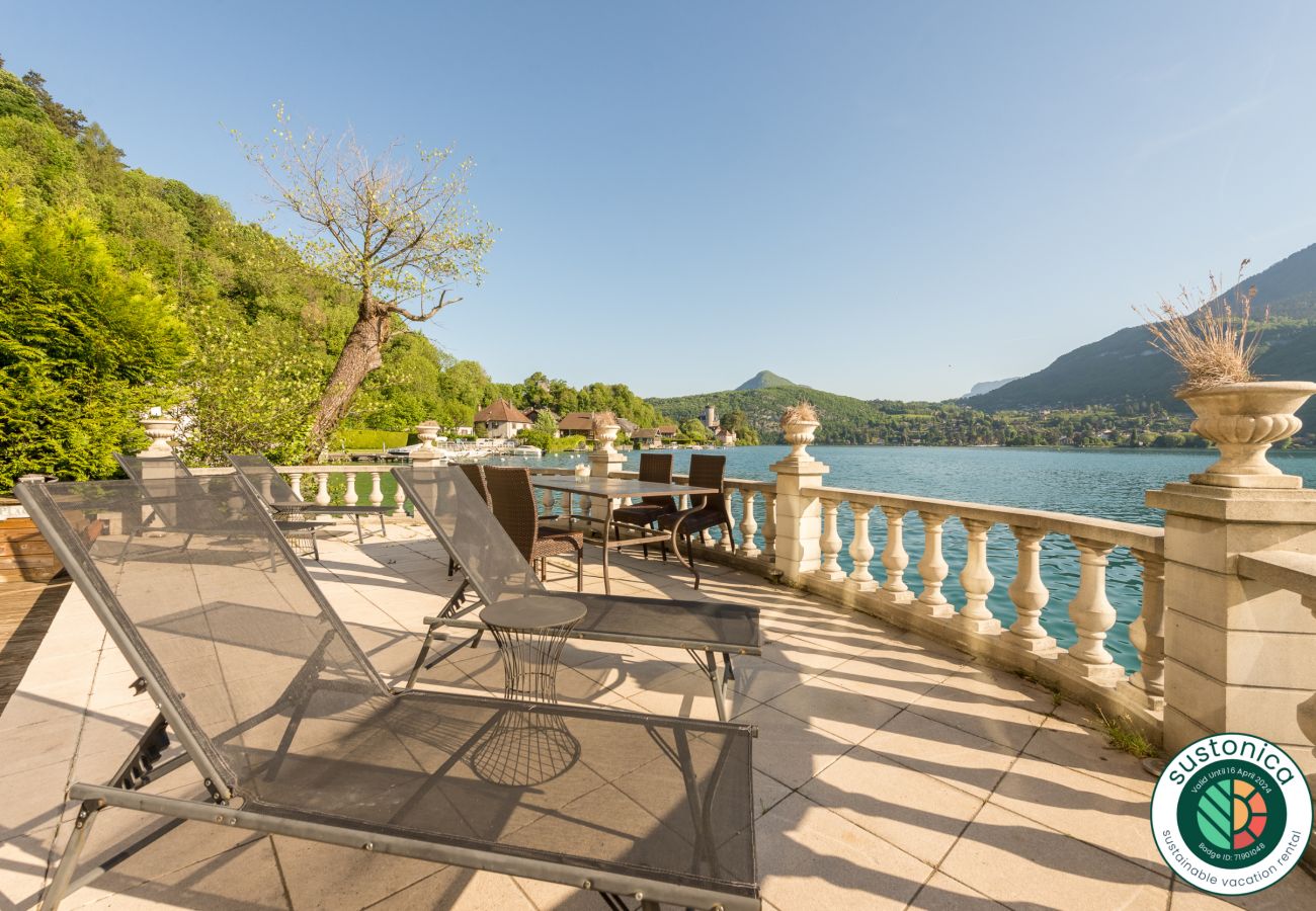 flat, 4 persons, terrace, sun, seasonal rental, high-end concierge, holidays, hotel, annecy, lake, private beach, France