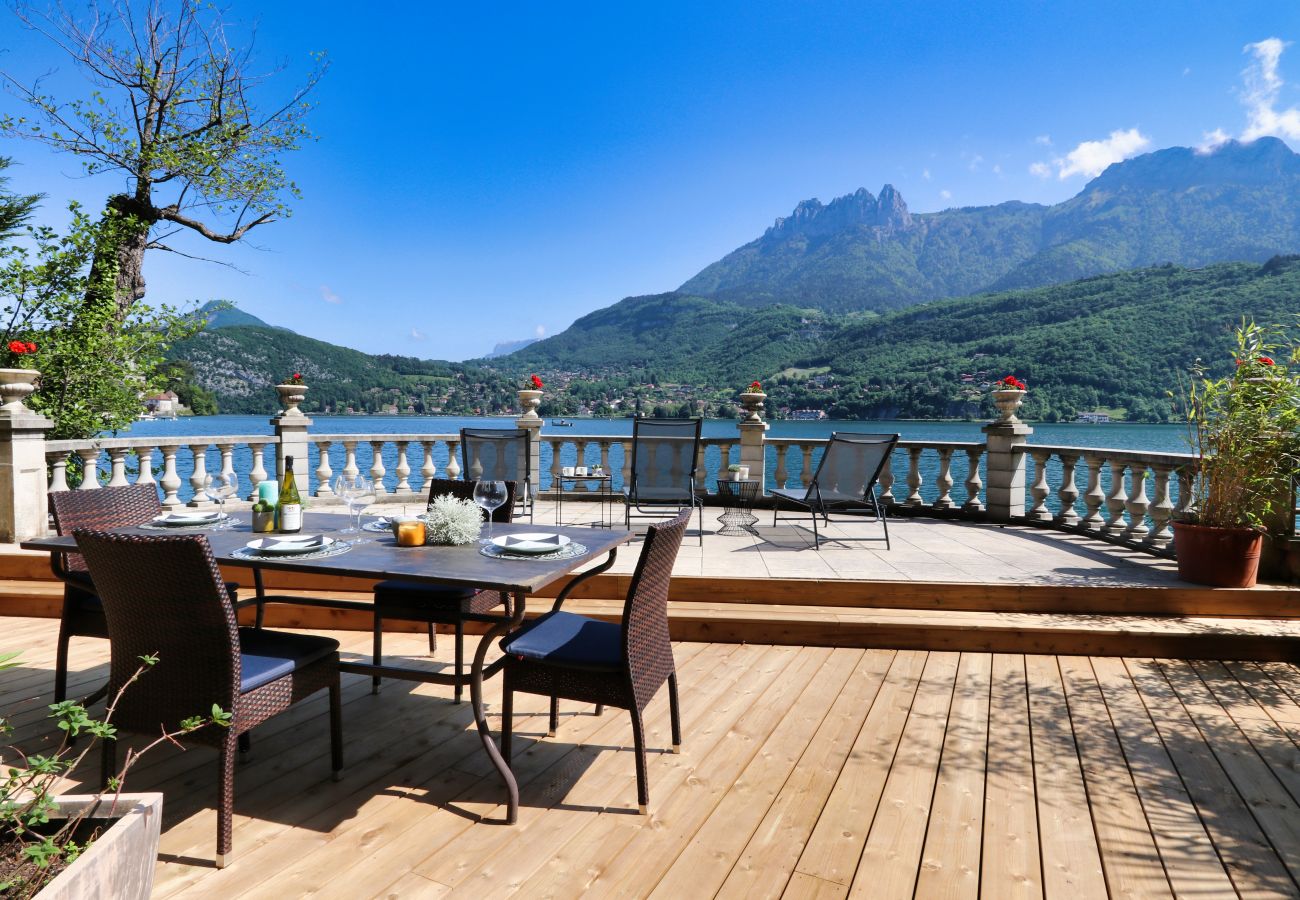 luxury flat for rent, lake view, premium holiday rental, annecy, luxury concierge, holidays, luxury airbnb, hotel, france