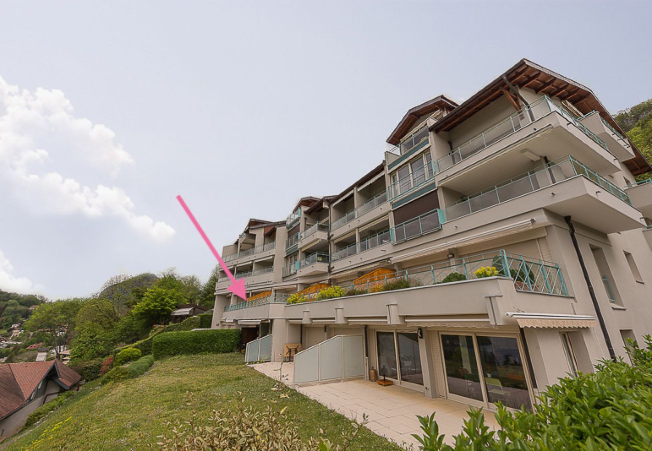 facade, cocooning, holiday rental, vacations, annecy, lake and mountains view, luxury, flat, hotel, snow, sun