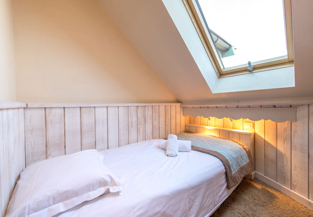 bedroom, baie des voiles, holiday rental, location, annecy, lake, mountains, luxury, flat, hotel, sun, snow, vacation