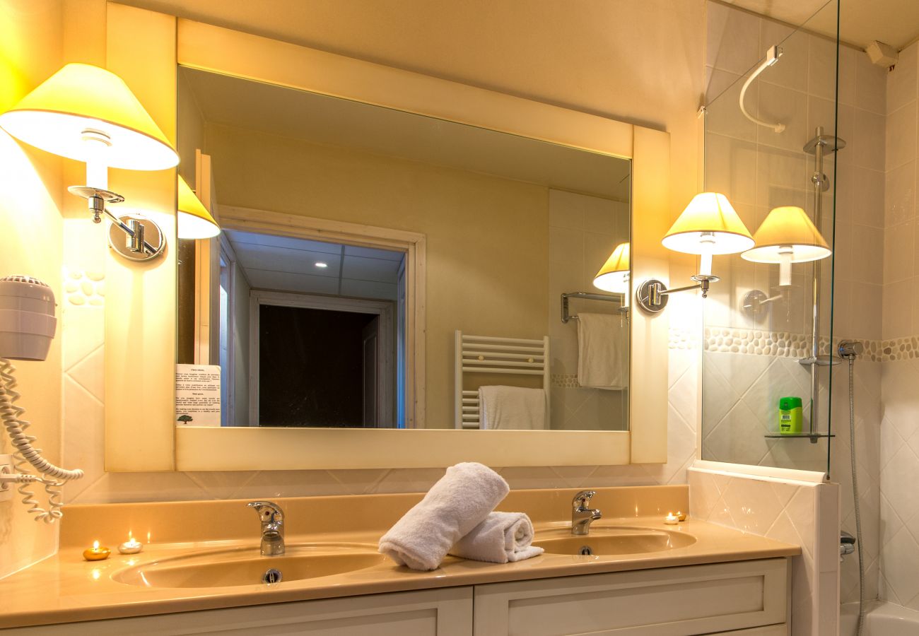 bathroom, baie des voiles, holiday rental, location, annecy, lake, mountains, luxury, flat, hotel, sun, snow, vacation