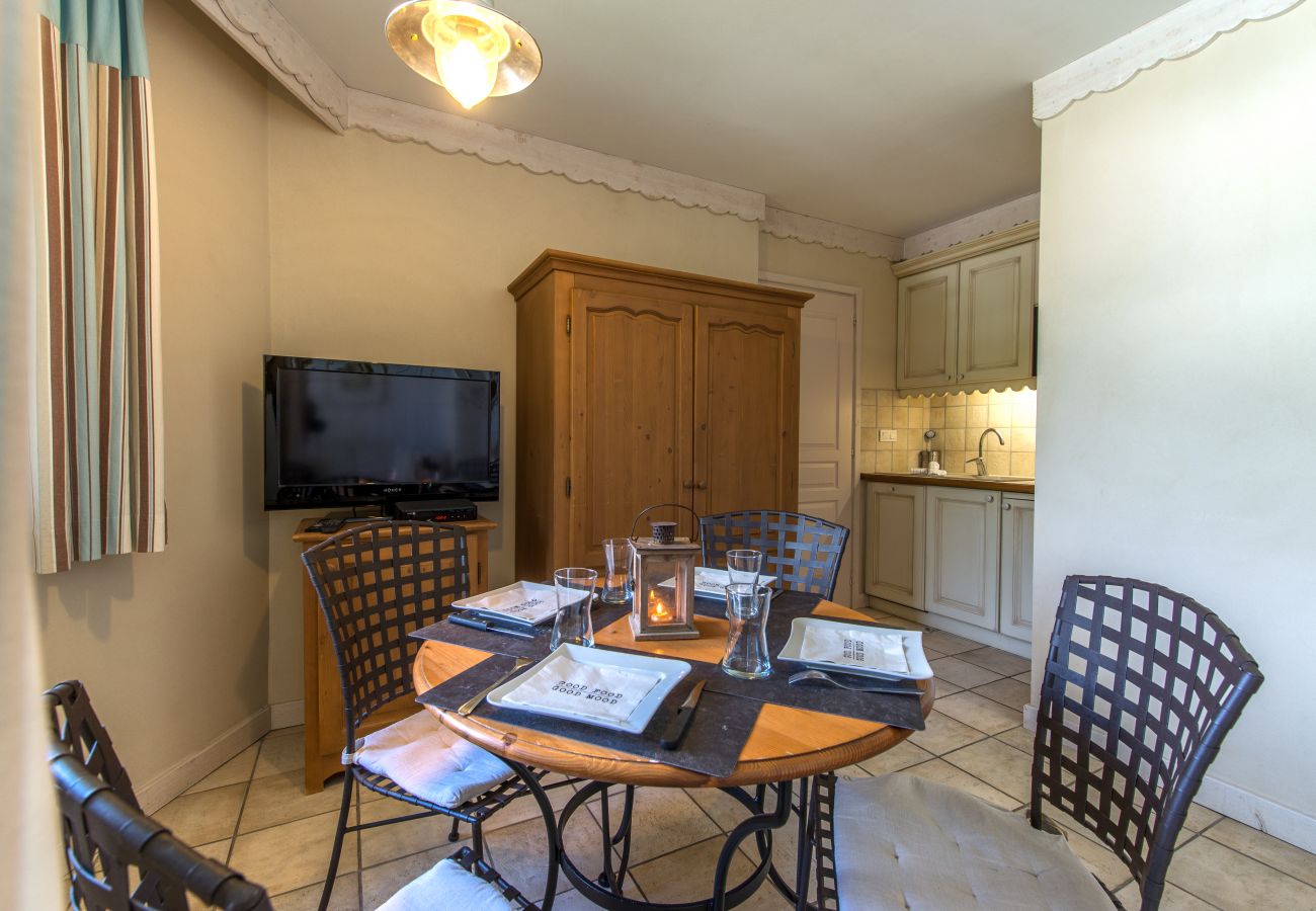 dining room, baie des voiles, holiday rental, location, annecy, lake, mountains, luxury, flat, hotel, sun, snow, vacation