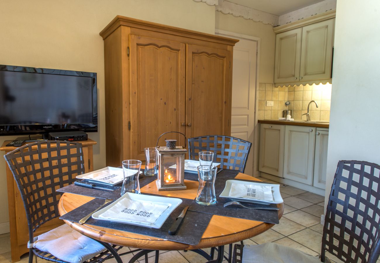 dining room, baie des voiles, holiday rental, location, annecy, lake, mountains, luxury, flat, hotel, sun, snow, vacation