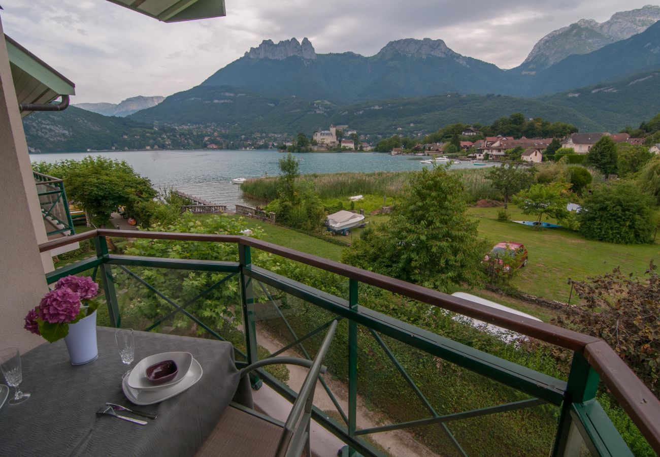 balcony, baie des voiles, holiday rental, location, annecy, lake view, mountains, luxury, flat, hotel, sun, snow, vacation