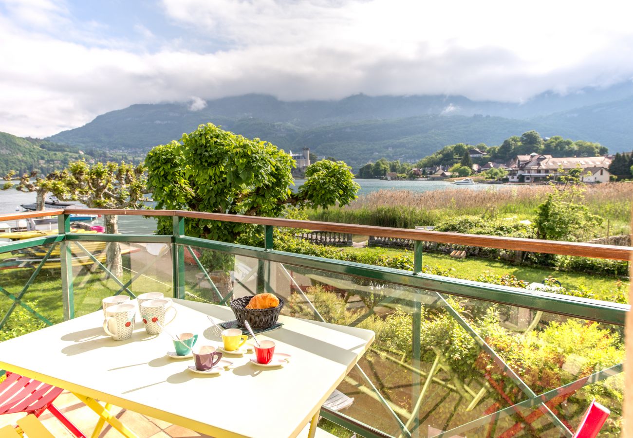 balcony, lake view, Mountain View, lunch, 2 persons, holiday rental, luxury, location 