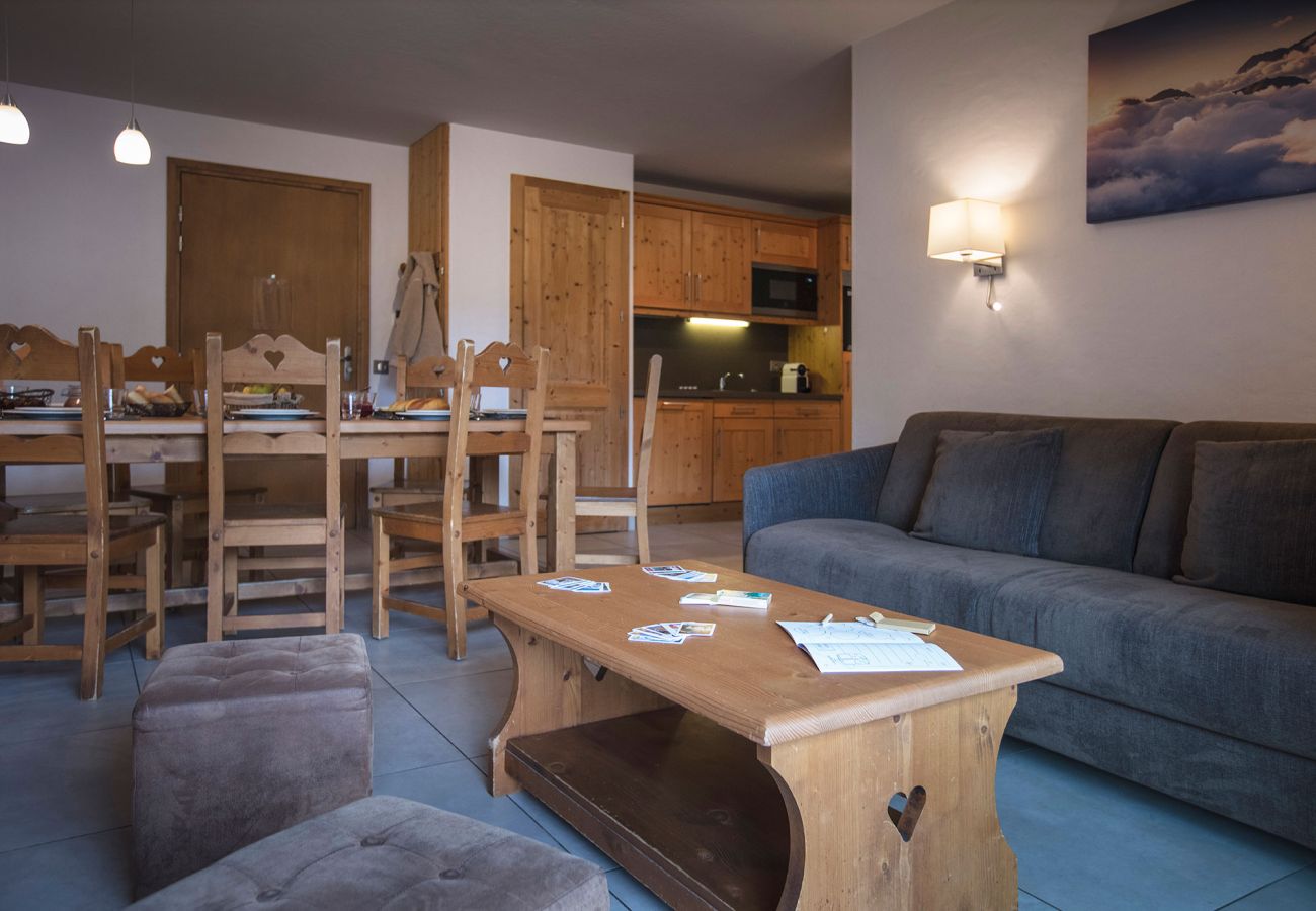 Apartment in La Clusaz - LCZ - Charmant T3 spa aux pieds des pistes, 4*