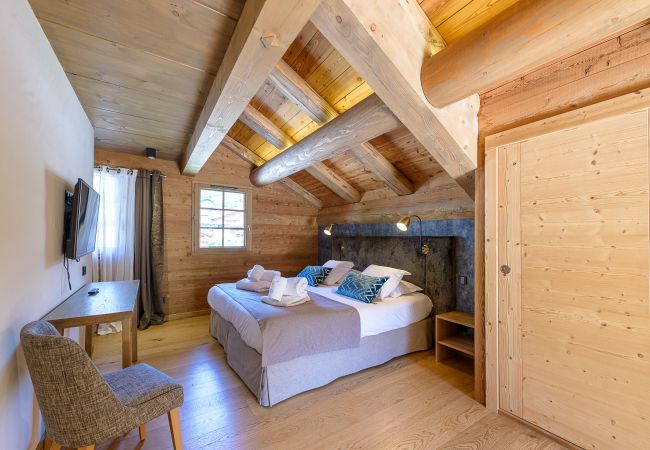 Chalet in La Clusaz - LCZ - SKI IN/OUT Luxueux chalet 5*, centre - 13p Chalet in La Clusaz - LCZ - SKI IN/OUT Luxueux chalet 5*, centre - 13p
