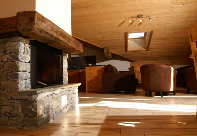 Apartment in La Clusaz - LCZ - Charmant T6 coeur village piscine spa, 4* Apartment in La Clusaz - LCZ - Charmant T6 coeur village piscine spa, 4*