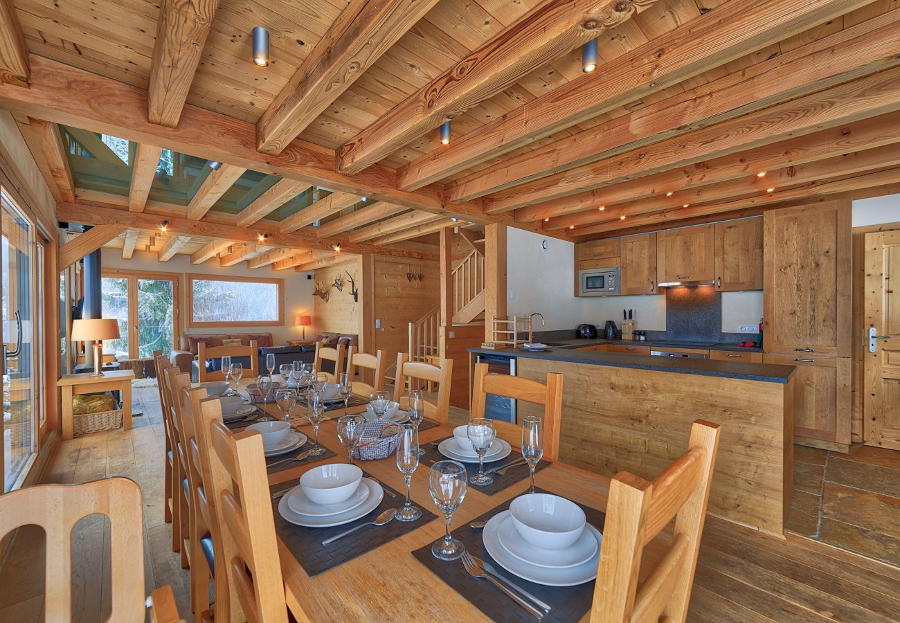 Alpine style and open plan dining area