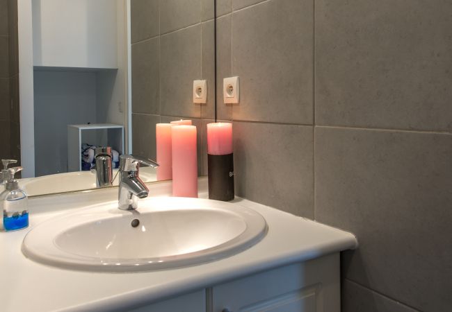 Studio in Duingt - LES LIBELLULES - STUDIO pieds dans l'eau, plage Studio in Duingt - LES LIBELLULES - STUDIO pieds dans l'eau, plage