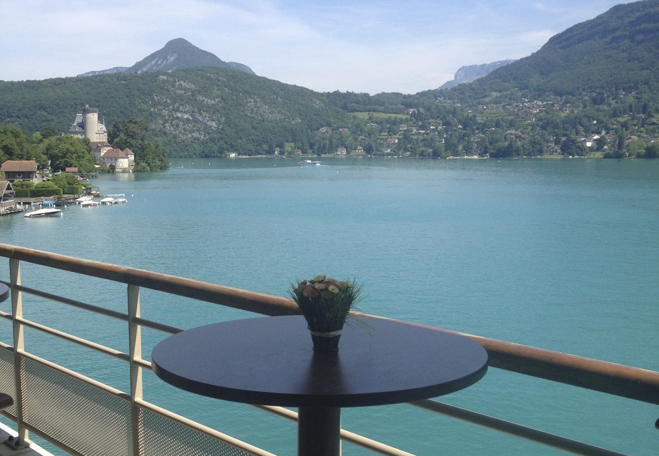 balcony, luxury, flat, holiday rental, annecy, vacation, lake view, mountain, hotel, snow, sun, private beach