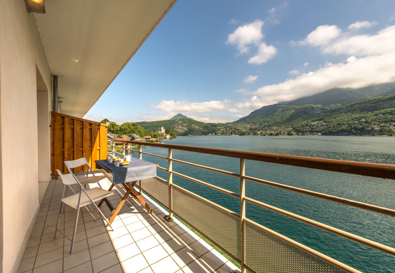 balcony, luxury, flat, holiday rental, annecy, vacation, lake view, mountain, hotel, snow, sun, private beach