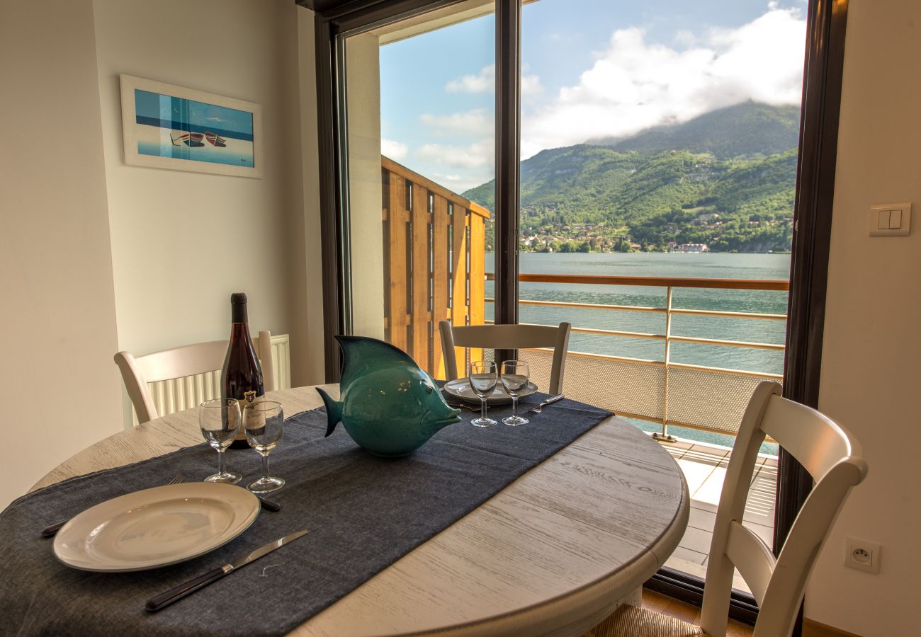 flat for 2 people, couple stay, seasonal rental, high-end concierge, holidays, hotel, annecy, summer, France, mountains