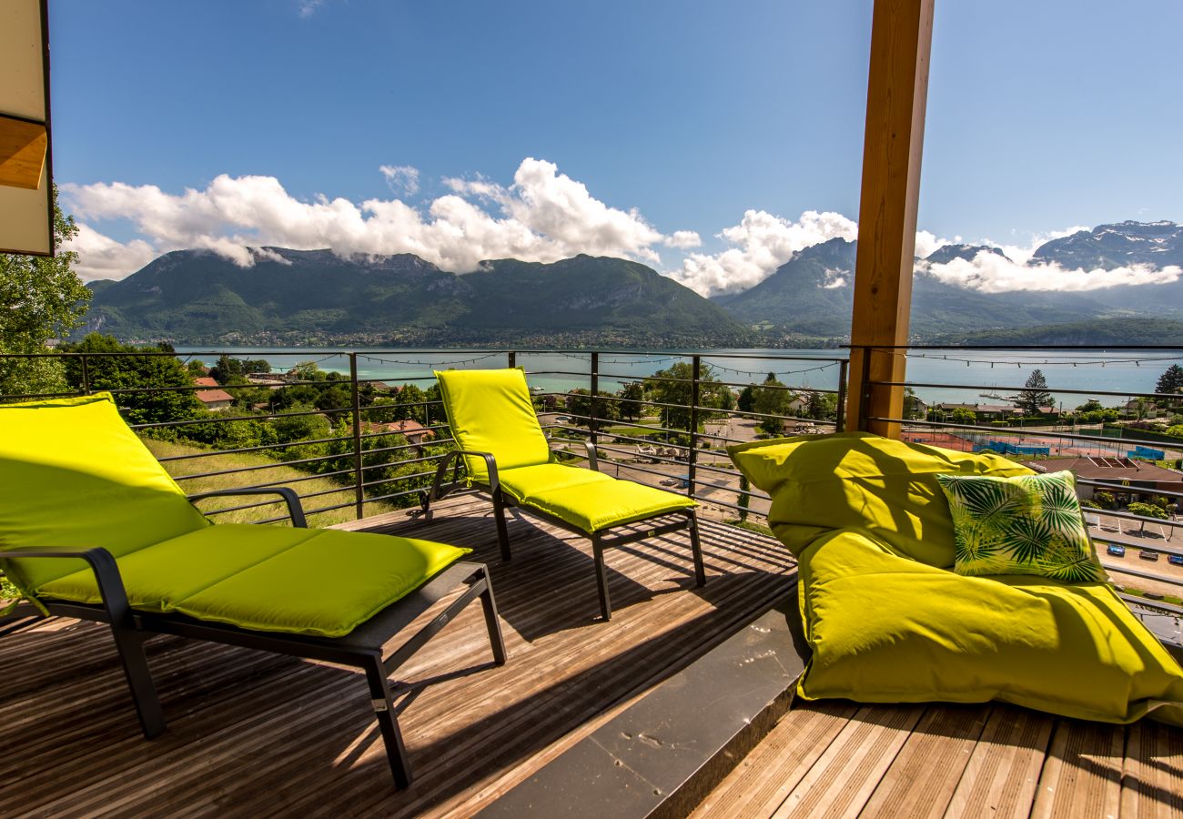 terrace, flat, house, luxury, seasonal rental, annecy, vacations, lake view, mountain, hotel, jacuzzi, snow, sun  