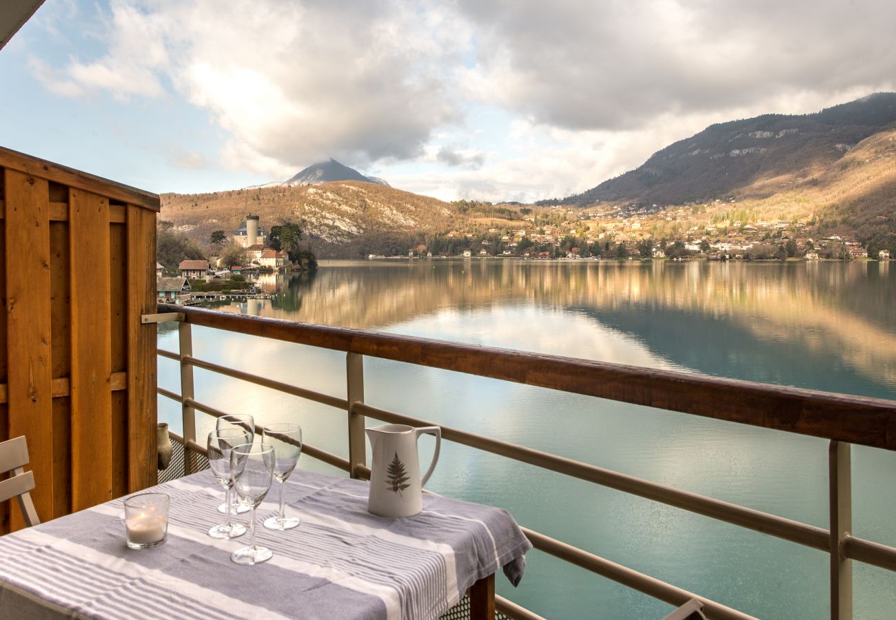 balcony, luxury, flat, holiday rental, annecy, vacation, lake view, mountain, hotel, snow, sun, private beach