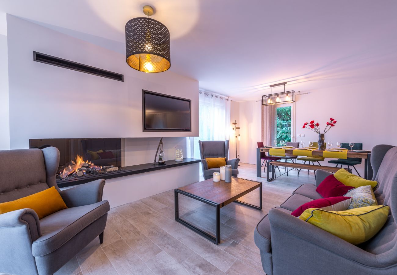 house, family, luxury, seasonal rental, high-end concierge, holidays, snow, hotel, sun, summer, lake, annecy 
