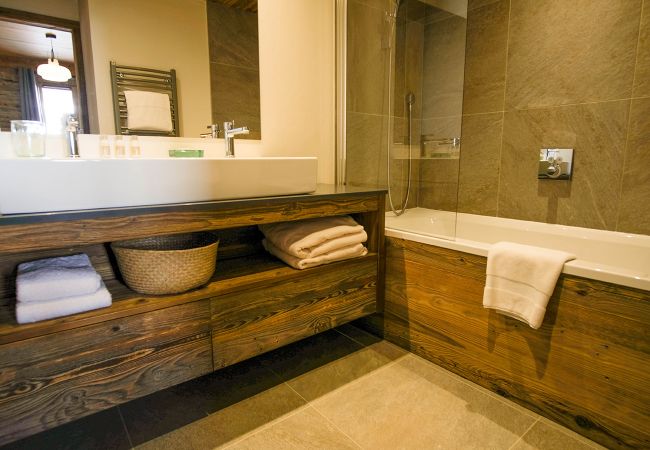 Chalet in La Clusaz - LCZ - Le Chalet 5* Cocon des Confins - 14 p Chalet in La Clusaz - LCZ - Le Chalet 5* Cocon des Confins - 14 p