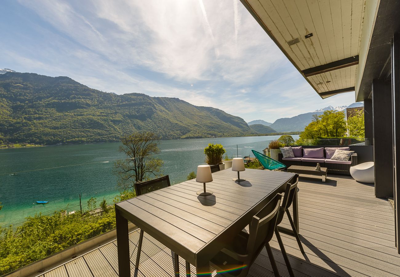 luxury apartment, lake and moutains view, seasonal rental, high-end concierge, holidays, hotel, annecy, summer, France