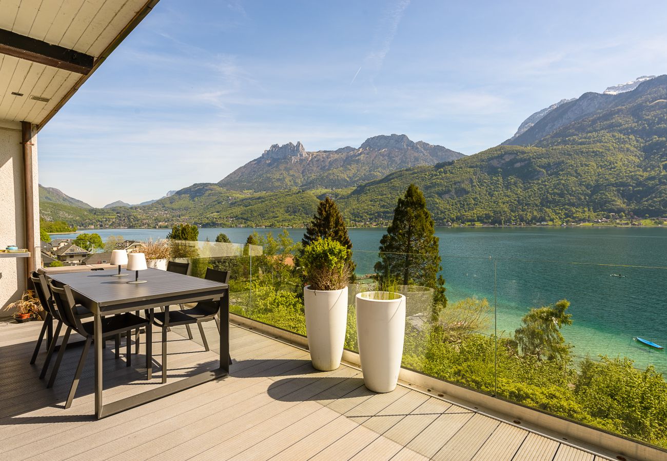 luxury apartment, lake and moutains view, seasonal rental, high-end concierge, holidays, hotel, annecy, summer, France 