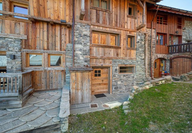 Chalet in Les Allues - Winter Méribel -- L'Idéal Ski In Out avec sauna