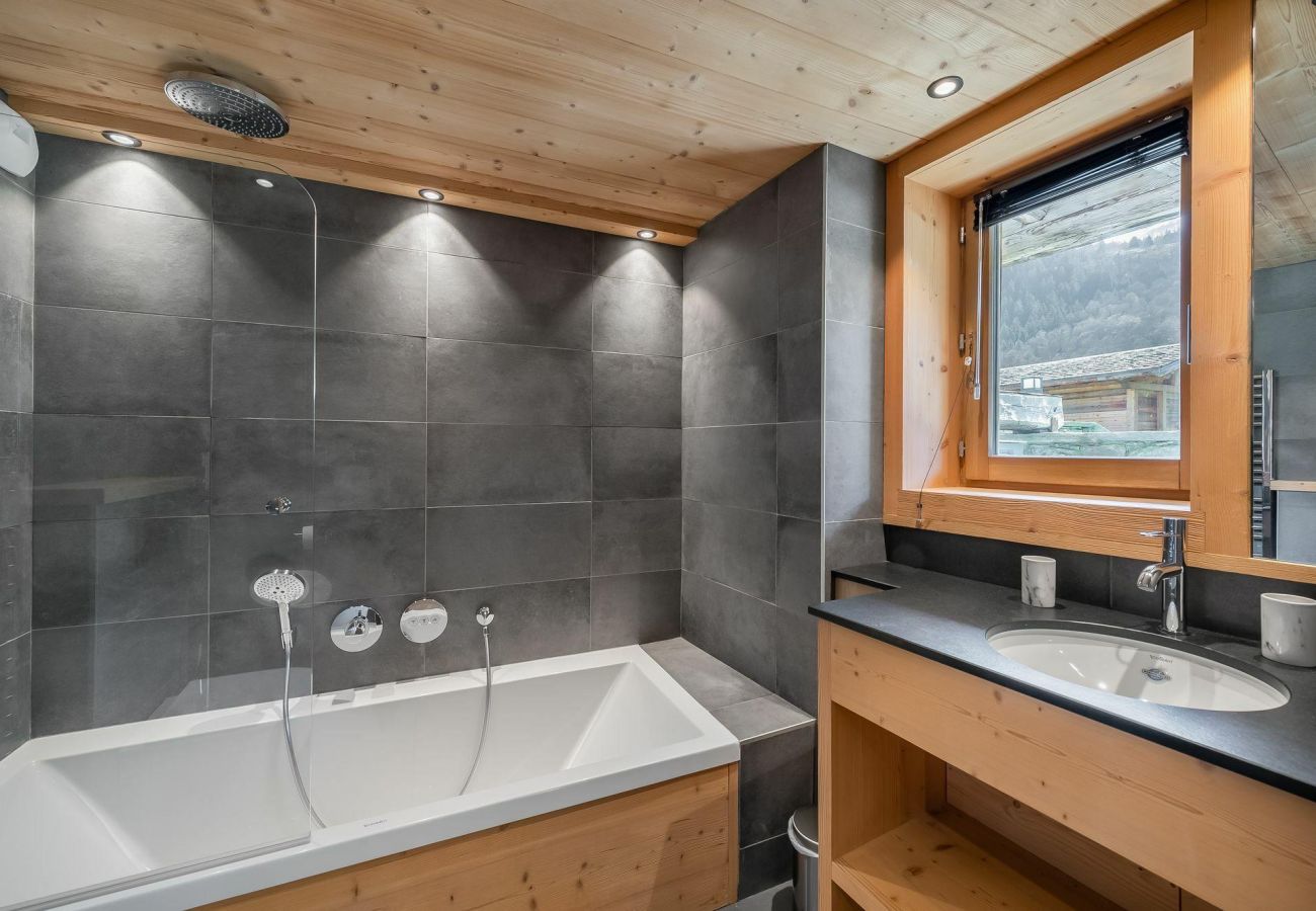 Chalet in Les Allues - Winter Méribel -- L'Idéal Ski In Out avec sauna