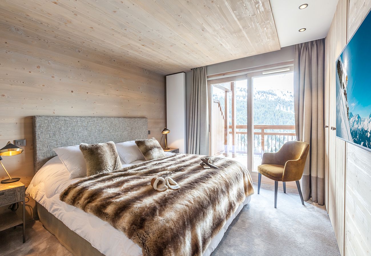 Apartment in Les Allues - Winter Méribel // The prestigious SkiInOut, sauna