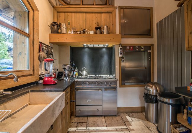 Chalet in Courchevel - Winter Courchevel -- Le Wood and Stone SKI IN OUT Chalet in Courchevel - Winter Courchevel -- Le Wood and Stone SKI IN OUT