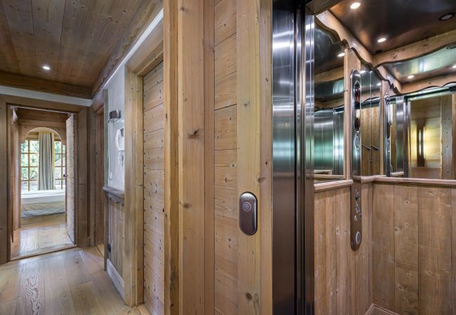 Chalet in Courchevel - Winter Courchevel -- Le Wood and Stone SKI IN OUT Chalet in Courchevel - Winter Courchevel -- Le Wood and Stone SKI IN OUT