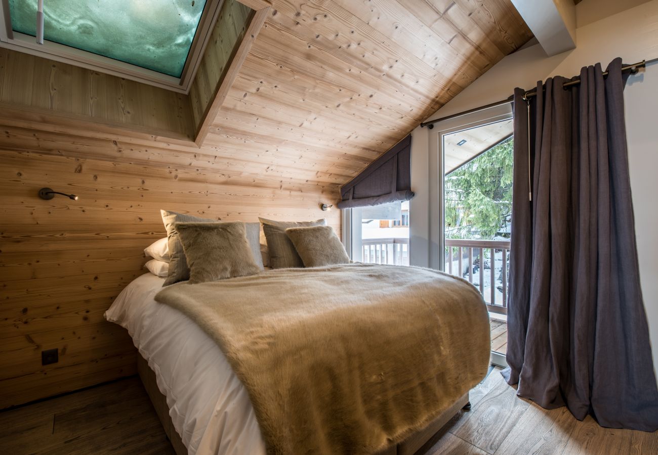 Chalet in Courchevel - Winter Courchevel // Chalet coeur village SKINOUT