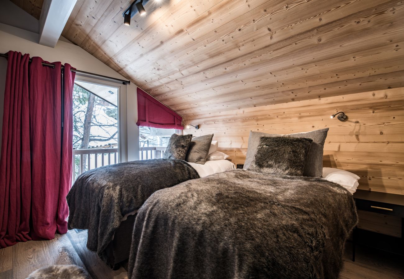 Chalet in Courchevel - Winter Courchevel // Chalet coeur village SKINOUT