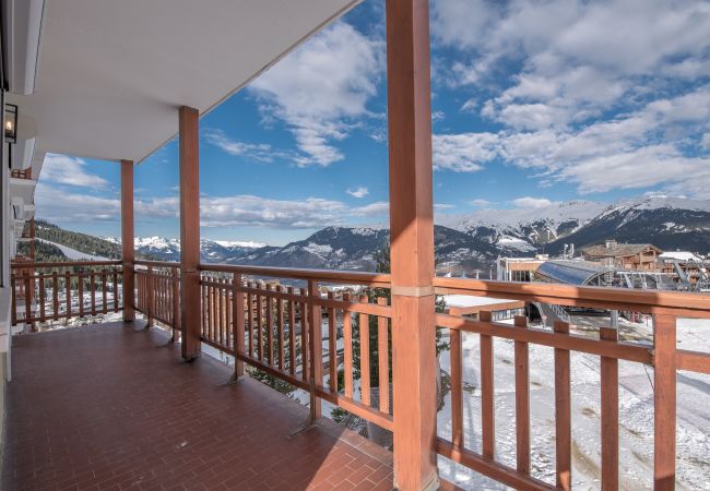 3 spacious bedrooms - at the foot of the pistes - stunning views 