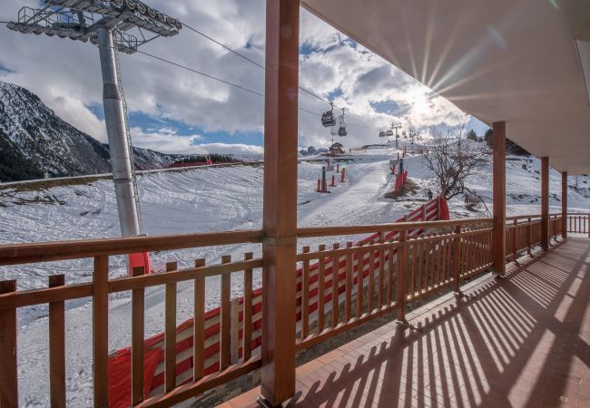 unforgettable stay -balcony -snow-covered mountains of Courchevel - holiday rental flat 