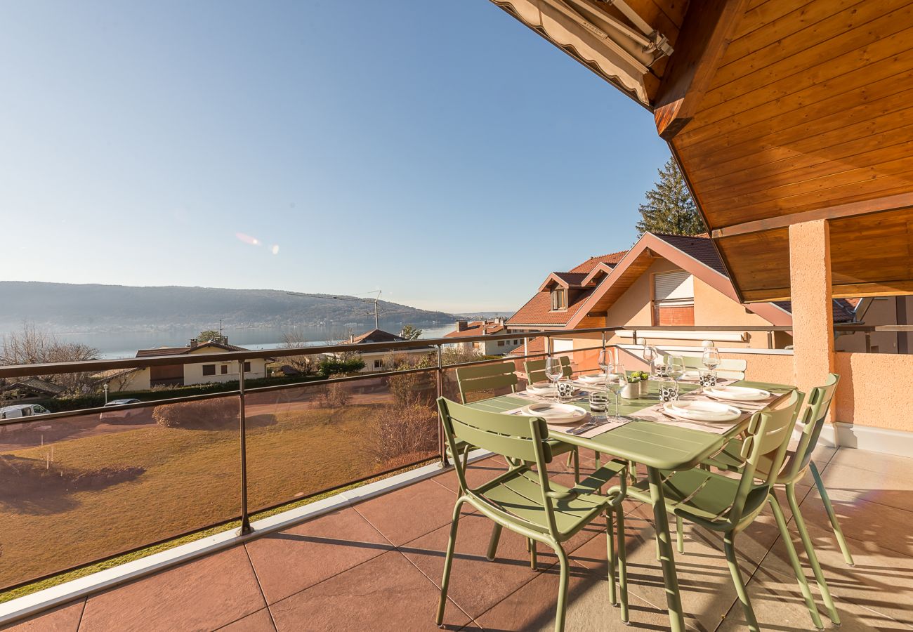 balcony, apartment, luxury, seasonal rental, annecy, vacations, lake view, mountain, hotel, snow, sun, beach, family