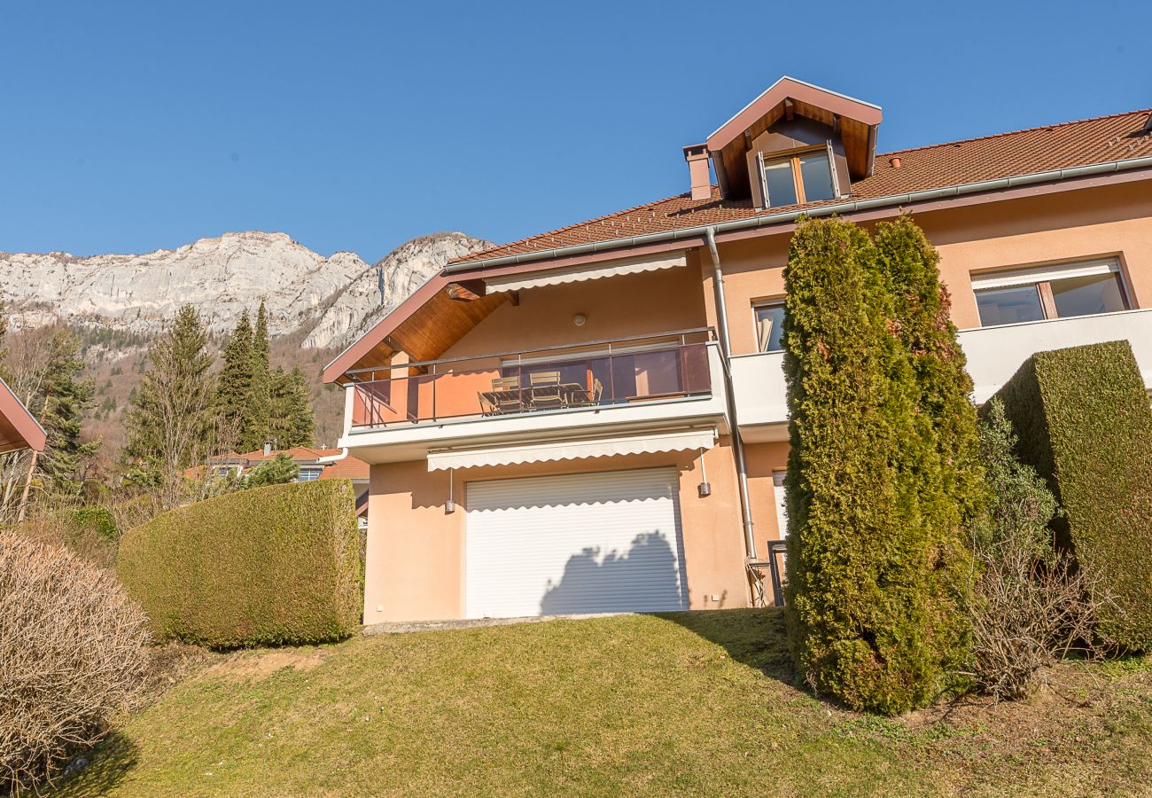 facade, apartment, luxury, seasonal rental, annecy, vacations, lake view, mountain, hotel, snow, sun, beach, family 