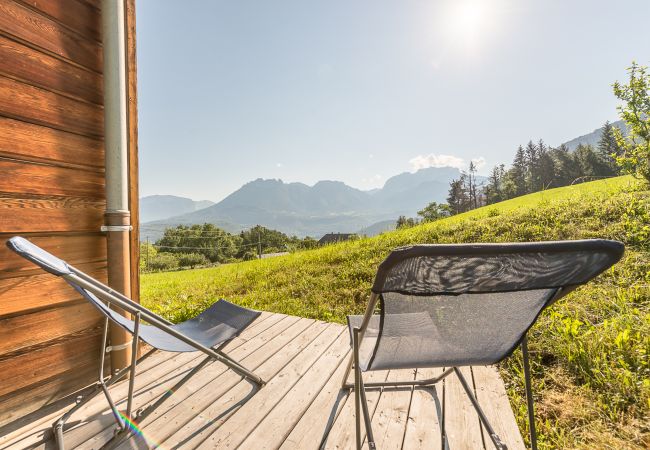 house, luxury, seasonal rental, annecy, vacations, snow, beach, hotel, sun, winter, Saint-Jorioz, mountains, lake 