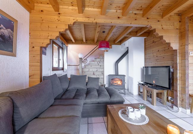 living room, house, chalet, luxury, seasonal rental, annecy, vacations, lake view, mountain, hotel, private beach, snow, sun