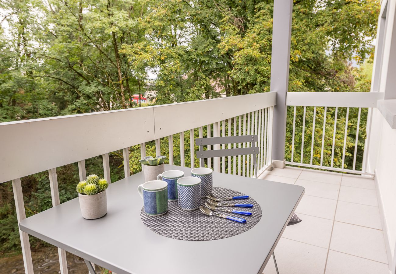 balcony, river view, cosy, pleasant, places to stay near lake annecy, holidays in annecy, lake home annecy